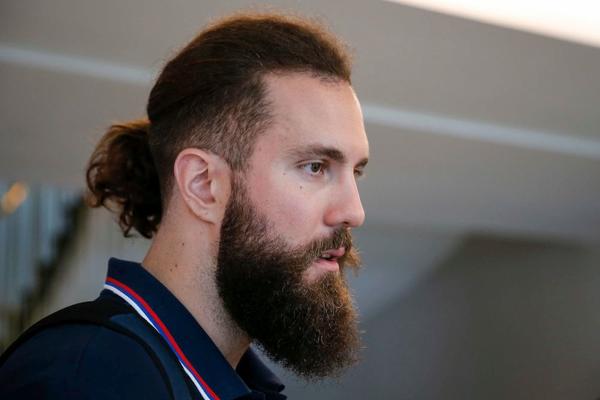 NOVA VERZIJA INCIDENTA KOD ŠIPOVA: Svedok sukoba Raduljice i policajca ispričao potpuno DRUGAČIJU priču!