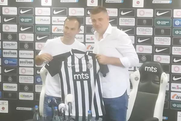 PARTIZAN PREDSTAVIO NATHA: Zbog ogromne porodične tragedije odlučio je da nosi ovaj broj!