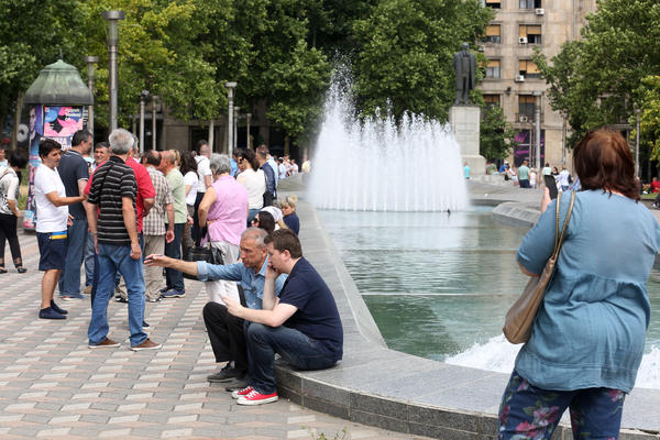 OVO JE TUŽNA SUDBINA DEČAKA PRONAĐENOG U FONTANI BEZ ODEĆE: Jeziva priča zbog koje vam NEĆE BITI SVEJEDNO