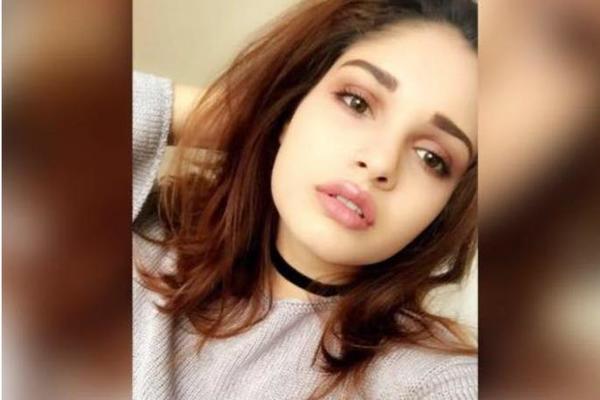 MANEKENKA JE NA PLAŽI GLEDALA ZALAZAK SUNCA: Onda se u pet ujutru ZAČUO STRAŠAN VRISAK! (FOTO)