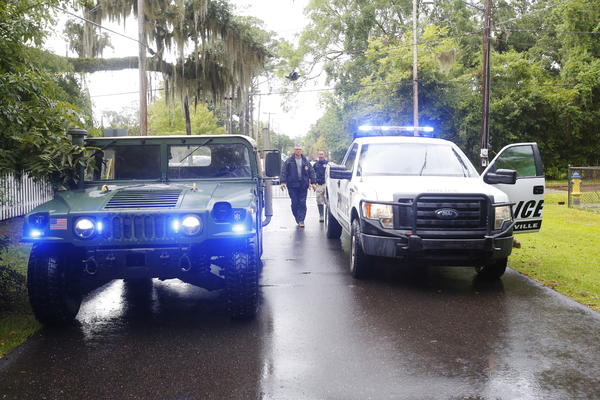 BEŽITE! SAKRITE SE! TRČITE! Na kampusu u Luizijani JE TERORISTA?! NE ZNA SE DA LI IMA MRTVIH