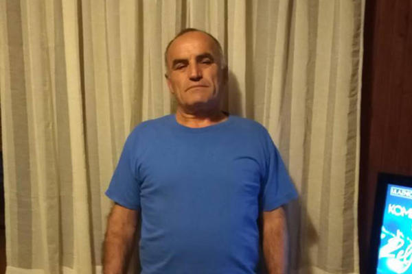 OVAJ SRBIN JE 52 DANA ZAROBLJEN U RUSIJI! Živi na parkingu, za hranu i higijenu se JEDVA SNALAZI! SREĆKO ŽIVI PAKAO