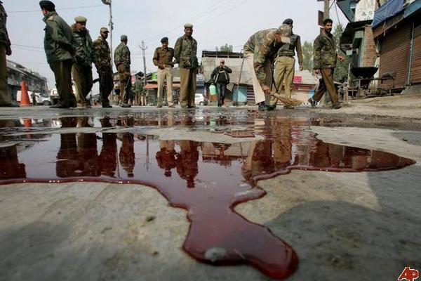 NEVIĐEN MASAKR NA ULICAMA: Teroristi ostavili LEŠEVE iza sebe, POLICIJA ih LIKVIDIRALA