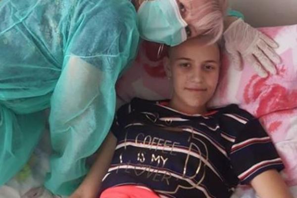 JUCA (12) IZ BABUŠNICE JE PREKO NOĆI DOBILA OPAKU BOLEST: Mislili su da je prehlada, zabolela je NOGA, SAD SE BORI