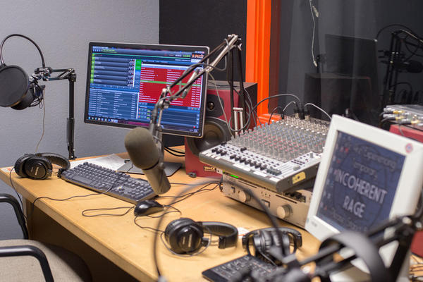 VERAN MATIĆ NEKA POZOVE MAJU PAVLOVIĆ DA PREKINE ŠTRAJK GLAĐU: Oglasila se i UNIJA DISKOGRAFA SRBIJE