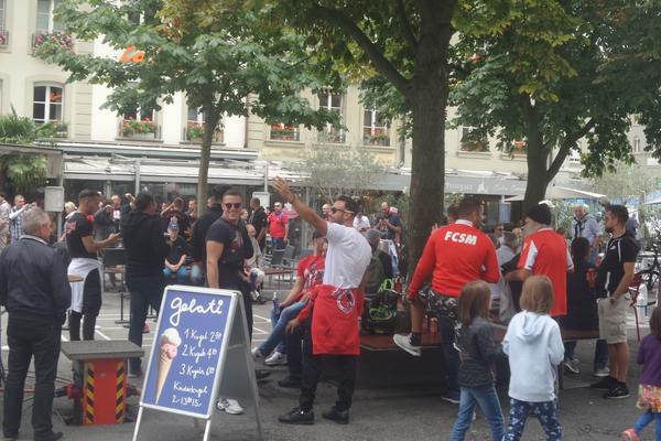 DELIJE VEĆ OKUPIRALE BERN: Policija na sve strane, a na ulicama grme Zvezdine pesme!