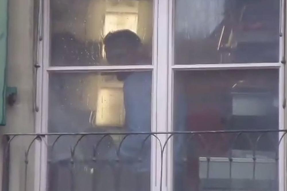 INCIDENTI U BERNU! LETELE FLAŠE I LIMENKE! Albanac provocirao Delije, usledio je žestok odgovor navijača Zvezde!