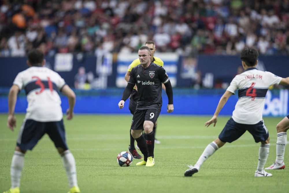 BIJE VEJN RUNI K'O SVETI ILIJA: Bivši engleski reprezentativac divljao na utakmici!