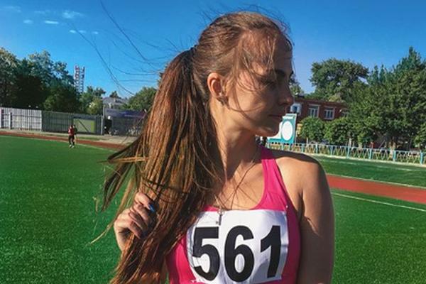 UMRLA LEPA ATLETIČARKA (22): Samo se srušila na treningu i nije joj bilo spasa! Nezapamćena tragedija!