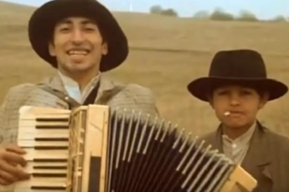 OTKRIVAMO VAM ORIGINALNU VERZIJU NAŠEG POZNATOG FILMSKOG OSTVARENJA: "Ko to tamo peva" je imao drugačiji scenario!