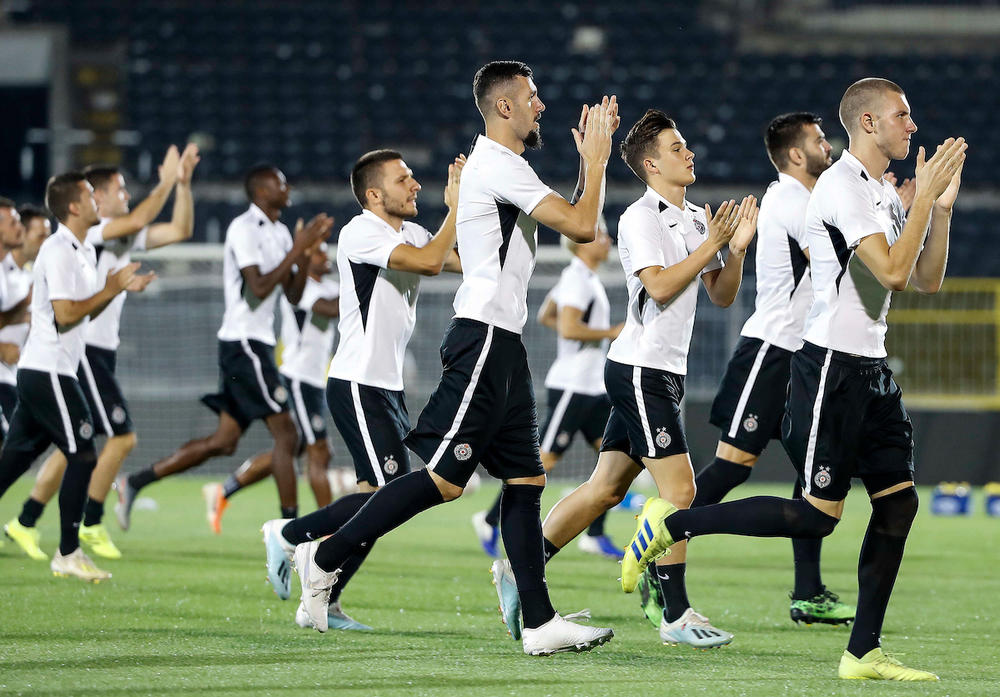 Fudbaleri Partizana pred meč u Humskoj  