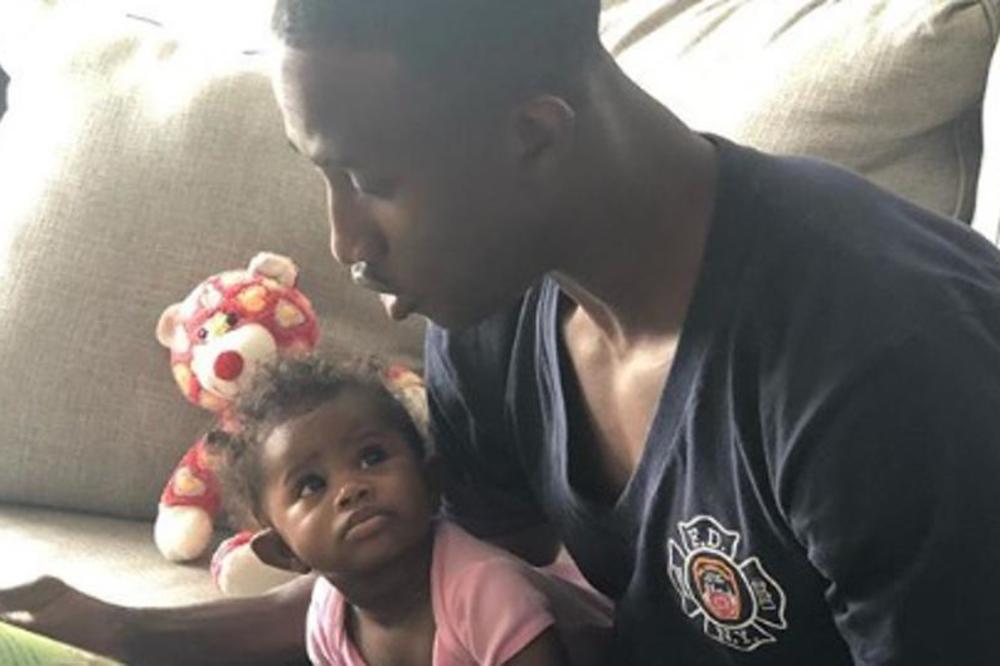 SVI KAŽU DA JE OVO NAJBOLJI TATA NA SVETU: Kako samo on brine o svojoj princezi! (VIDEO)