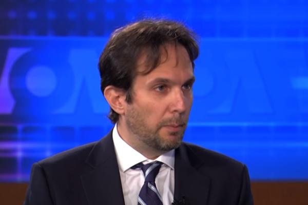 OVAJ ČOVEK JE OTKRIO PRAVU ISTINU O ODNOSU AMERIKE I VUČIĆA: Njegove reči slušaju u Vašingtonu, ali i u Moskvi!