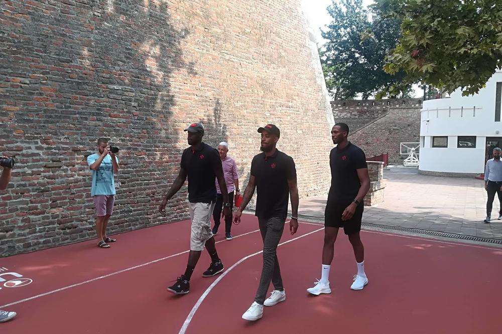 ZVEZDA PREDSTAVILA POJAČANJA: Očekujemo da sve osvojimo!