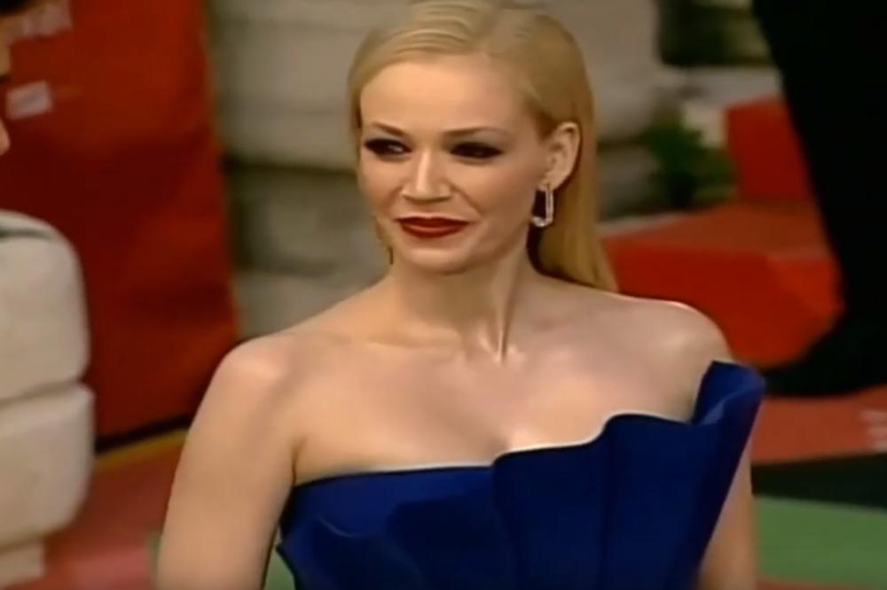 JELENA ROZGA ROĐENDAN SLAVI U BEOGRADU: Šta je ponela u minijaturnoj tašni?