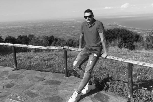 OVO JE STEFAN (19) KOJI SE UDAVIO NA OMILJENOJ SRPSKOJ PLAŽI U GRČKOJ! Velika tragedija potresla je Srbiju