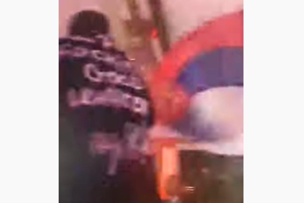 HAOS U FRANCUSKOJ ZBOG SRBA: Uleteli u NAJELITNIJI RESTORAN na Azurnoj obali, mahali SRPSKIM ZASTAVAMA i URLALI!