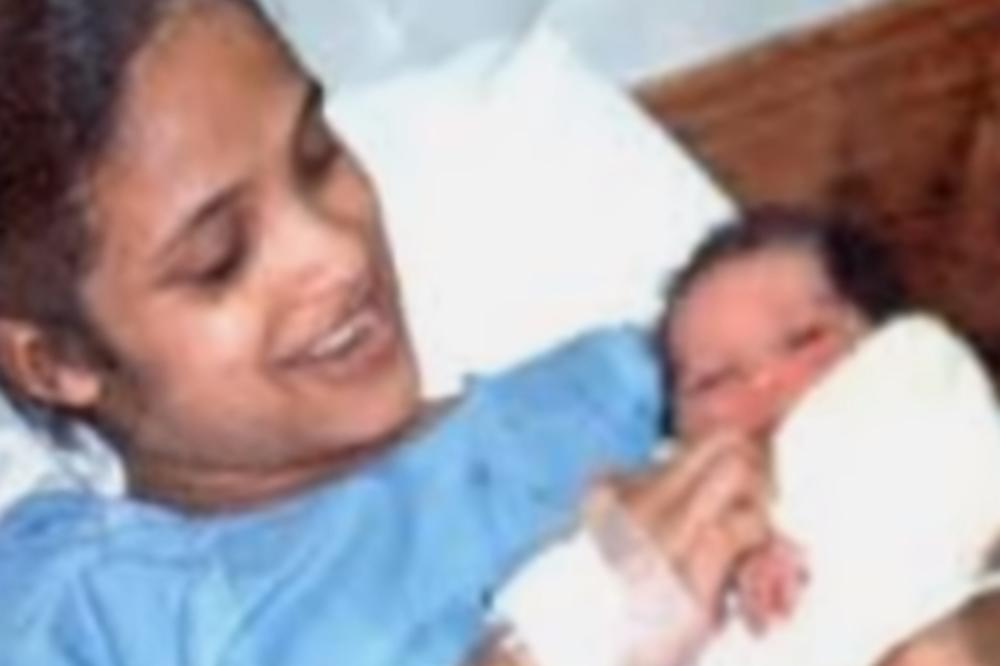 NAKON CARSKOG REZA, JEDNA ŽENA JE HTELA DA PRIDRŽI NJENU BEBU: Onda je NESTALA - posle 17 godina saznala je UŽAS