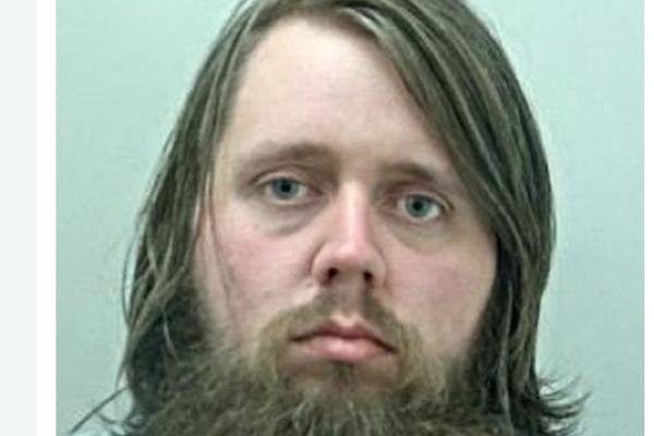 UŠUNJAO SE U STARAČKI DOM I POKUŠAO DA ZADAVI SVOG OCA! Kada čujete njegov MOTIV, sve će vam biti jasno