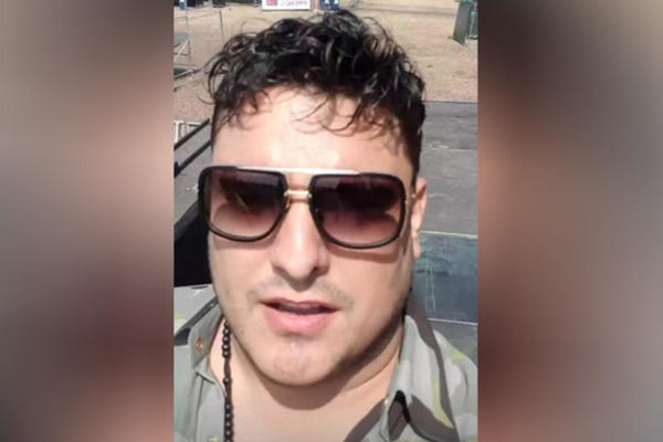 DARKO LAZIĆ VIŠE NE LIČI NA SEBE! Potpuno promenio IMIDŽ, a sve se pitaju JEDNO: Šta ti je sa kosicom i LOKNAMA?