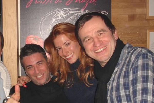 ODRASLI SU ZAJEDNO U VALJEVU, IŠLI U OSNOVNU ŠKOLU, A ONDA POSTALI KUMOVI! Niko ne zna šta veže GLUMCA I PEVAČA!