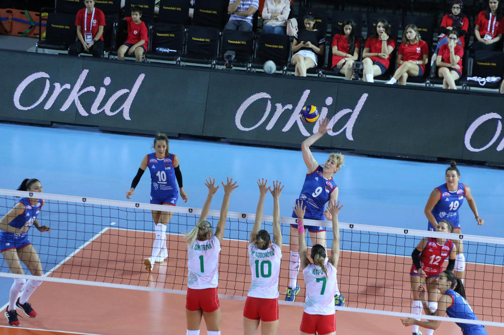 PRVI SET SE U VODU BACA: Kada se srpski orkestar ukomponovao, bugarski voz je stao!