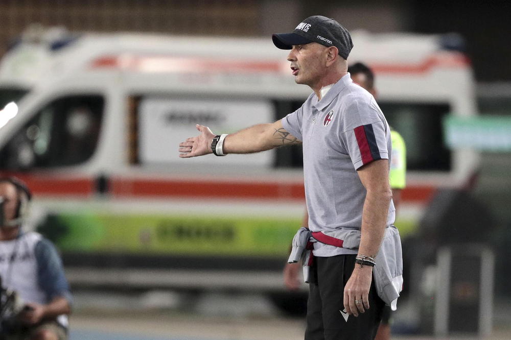 MIHA BESNEO IZ BOLNICE: Kada su čuli šta im je poručio igrači Bolonje su uradili nešto neverovatno!