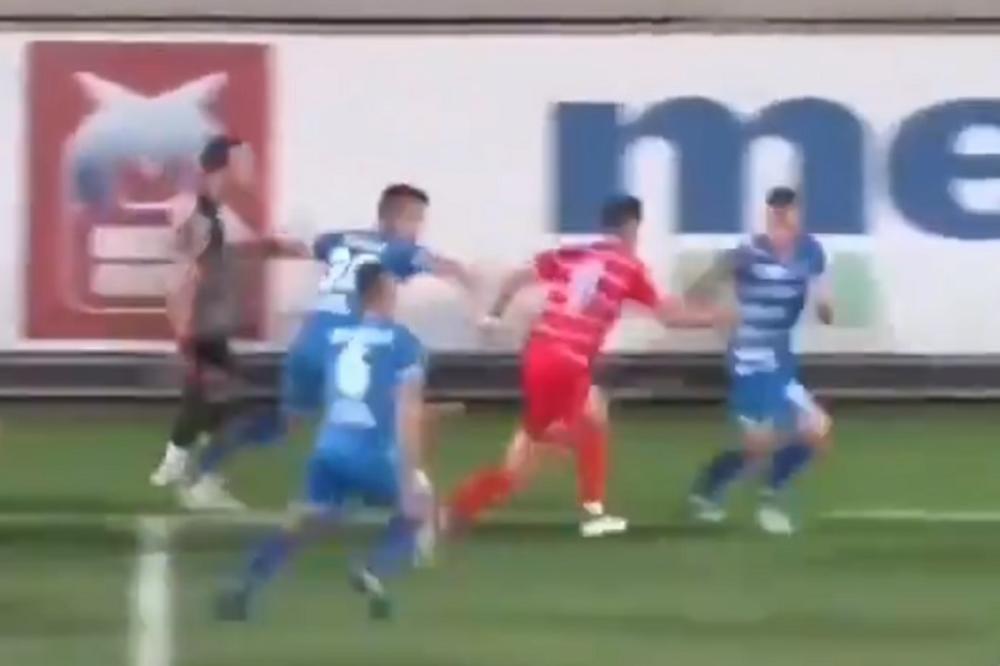 DAO GOL - PROTIVNIČKI IGRAČI SKOČILI DA GA UBIJU: Strašne scene na fudbalskoj utakmici u Srbiji!