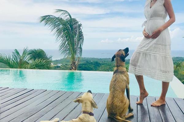 OVO JE NAJSTRAŠNIJA SUDBINA IKAD: Gola je PREKLINJALA za pomoć, a verenik joj je UMRO pred očima!