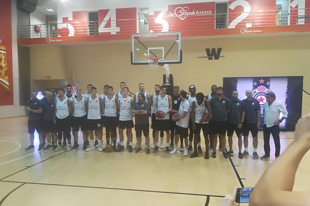 GRMI PESMA GROBARA NA POČETKU TRENINGA PARTIZANA: Pojačanja rade punom parom, fali samo opravdano odsutni Birča!