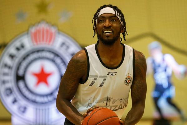 RAŠON TOMAS JE VEĆ IMAO BLISKI SUSRET S DELIJAMA: Amerikanac pričao o hapšenju nakon što je potpisao za Partizan!