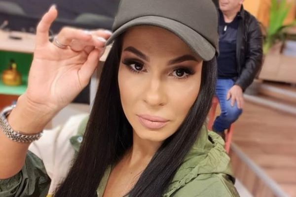 TRAŽI POMOĆ OD FANOVA! TRUDNA MIA BORISAVLJEVIĆ IMA VELIKI PROBLEM: Ne može sama da izabere jednu stvar!