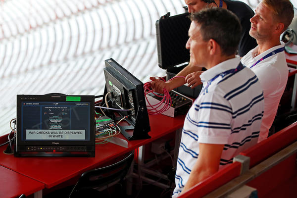 PRENOS IZ KRAGUJEVCA KASNIO: Malo falilo da utakmice Partizana i Zvezde ostanu bez VAR tehnologije?