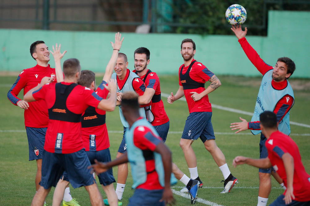 POJAČANJE ZA ZVEZDU PRED TOTENHEM: Vezista se konačno vratio u tim!