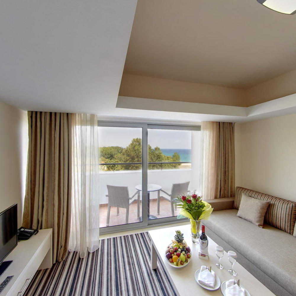 Cronwel Platamon Resort  