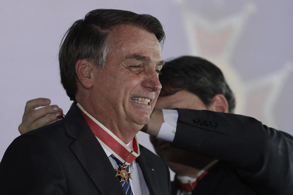BOLSONARO JE UPRAVO DONEO ODLUKU KOJA ĆE SAHRANITI AMAZONIJU: Lideri sveta BESNI na njega, a rejting mu već pada!