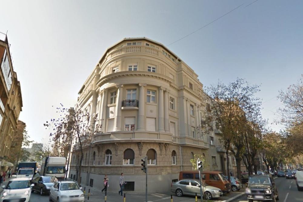 U OVOJ ZGRADI NA VRAČARU NEKADA JE ŽIVELA CECA RAŽNATOVIĆ ! Komšije se sećaju kako je STIZALO CVEĆE na 4.sprat!