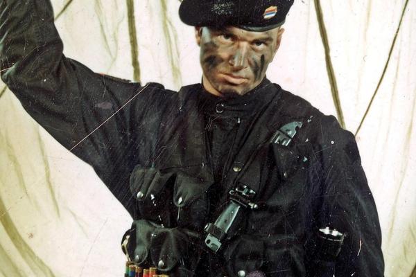 OVAJ KRIMINALAC JE KRENUO DA UBIJE LEGIJU USRED POZNATOG KLUBA: Nikad ne biste pretpostavili ŠTA MU SE onda DESILO!