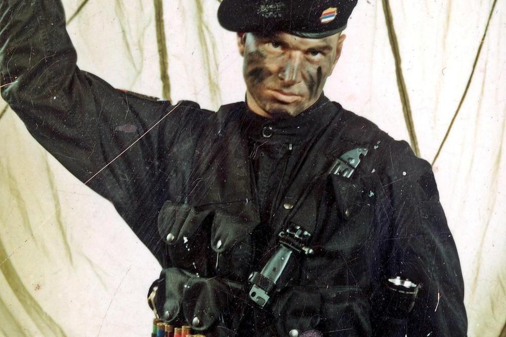 OVAJ KRIMINALAC JE KRENUO DA UBIJE LEGIJU USRED POZNATOG KLUBA: Nikad ne biste pretpostavili ŠTA MU SE onda DESILO!