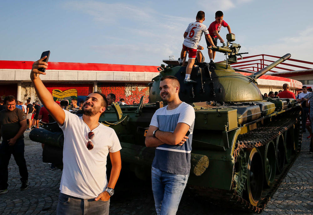 Tenk ispred Marakane  