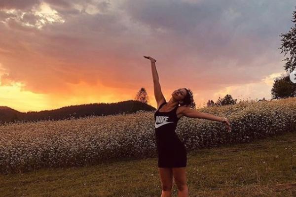 UČESNICI RIJALITIJA POSTAJU RODITELJI: Započeli vezu u ŠOU PROGRAMU, a sada čekaju DETE! (FOTO)