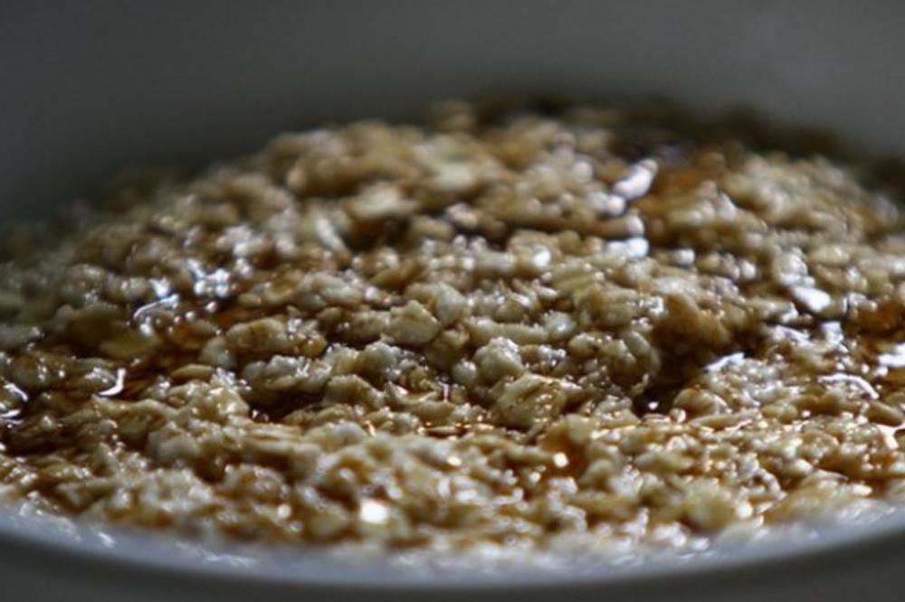 UBIJA BAKTERIJE, A ČINI ČUDO ZA LICE! Večeras spremite ovaj DORUČAK, a pojedite ga tek UJUTRU!