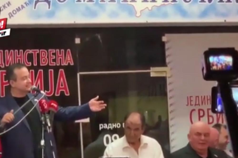 KAD DAČIĆ PEVA, UTIHNE CELA PARALIJA: Zapevao je TAMO DALEKO, s njim uglas pevalo 5.000 Srba! (VIDEO)