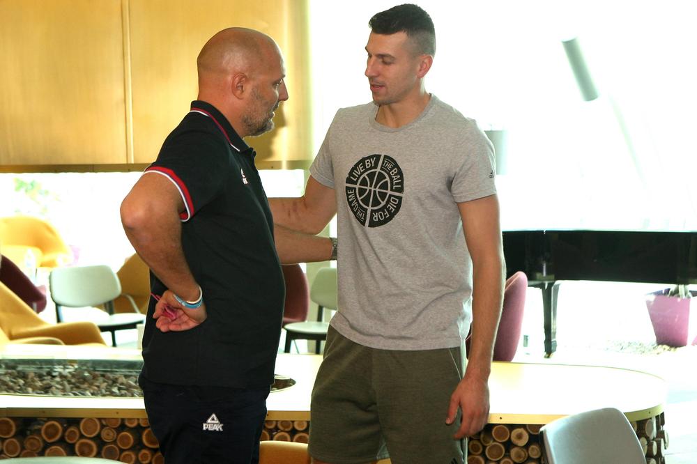 OPERISAN GAGI MILOSAVLJEVIĆ: Srpski igrač nije klonuo duhom posle teške povrede zbog koje ne igra na Mundobasketu!