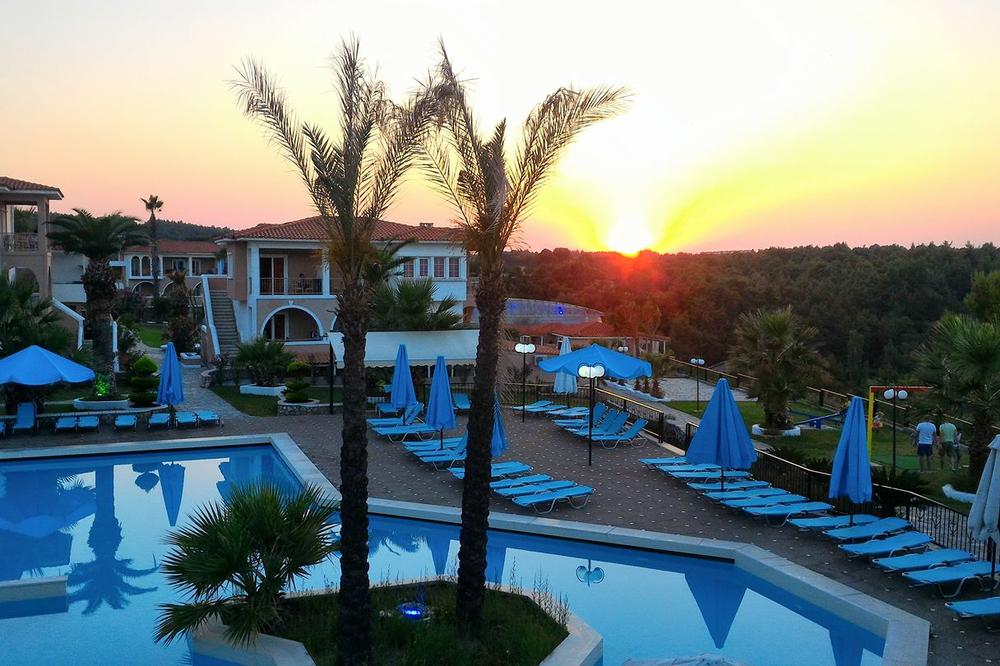 LUKSUZNI HOTELI U GRČKOJ VEĆ OD 486€ ZA CELU PORODICU!