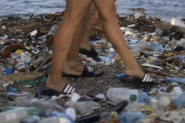 SNIMLJEN NAJPRLJAVIJI FILM ZA ODRASLE: Ovo je stvarno UŽASNO! (VIDEO)