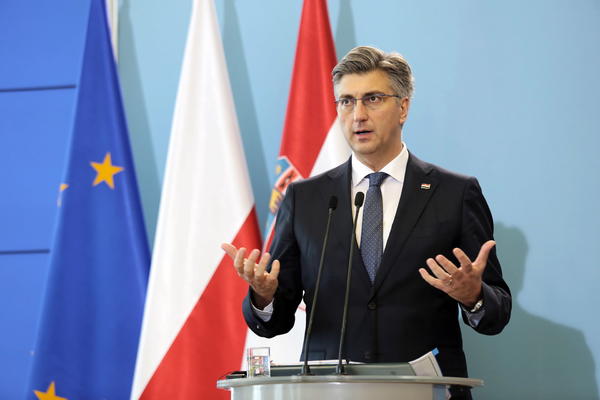 PLENKOVIĆ DAO NEVEROVATNU IZJAVU PRED SASTANAK SA PUPOVCEM: Ono što je rekao o Srbima niko ne kupuje