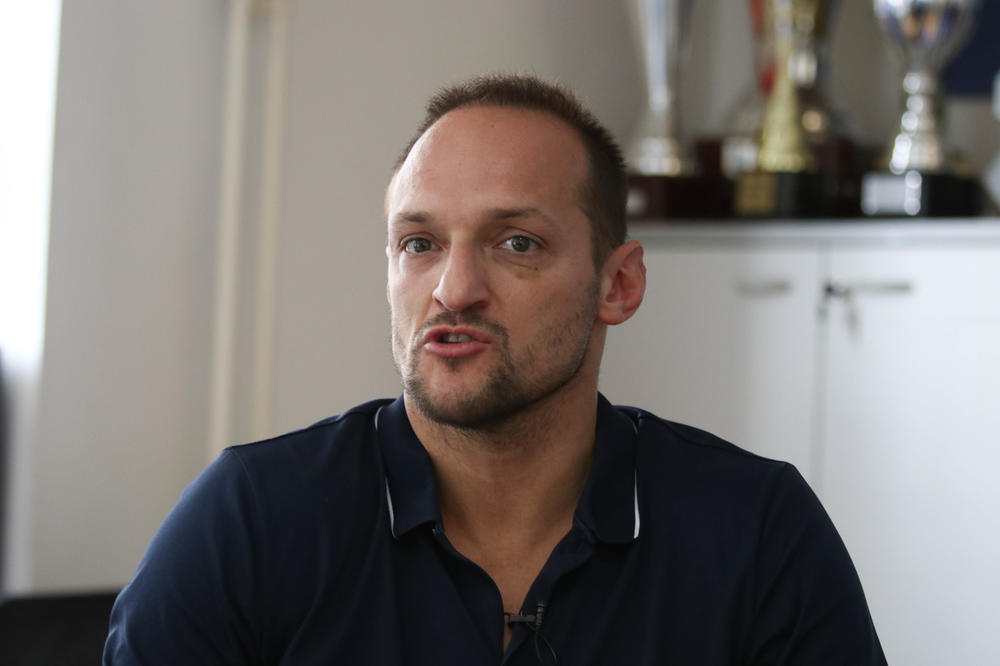 U CRNOJ GORI NEMA PRENOSA ĐOKOVIĆEVOG FINALA! Rakočević ŠOKIRAN uz jedno pitanje (FOTO)