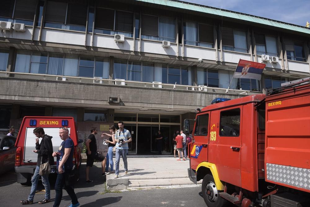 NA NOVOM BEOGRADU JE DRAMA! Gori stan na 13. spratu, SVI SU MORALI DA NAPUSTE ZGRADU!