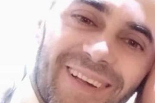 OVO JE MLADOŽENJA IZ SRBIJE KOJI JE SKOČIO SA 6. SPRATA I UBIO SE! Grad i navijači zavijeni u CRNO! (FOTO)